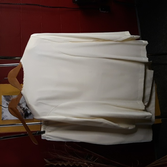 Halmode Plus Cream Suit - Picture 3 of 7